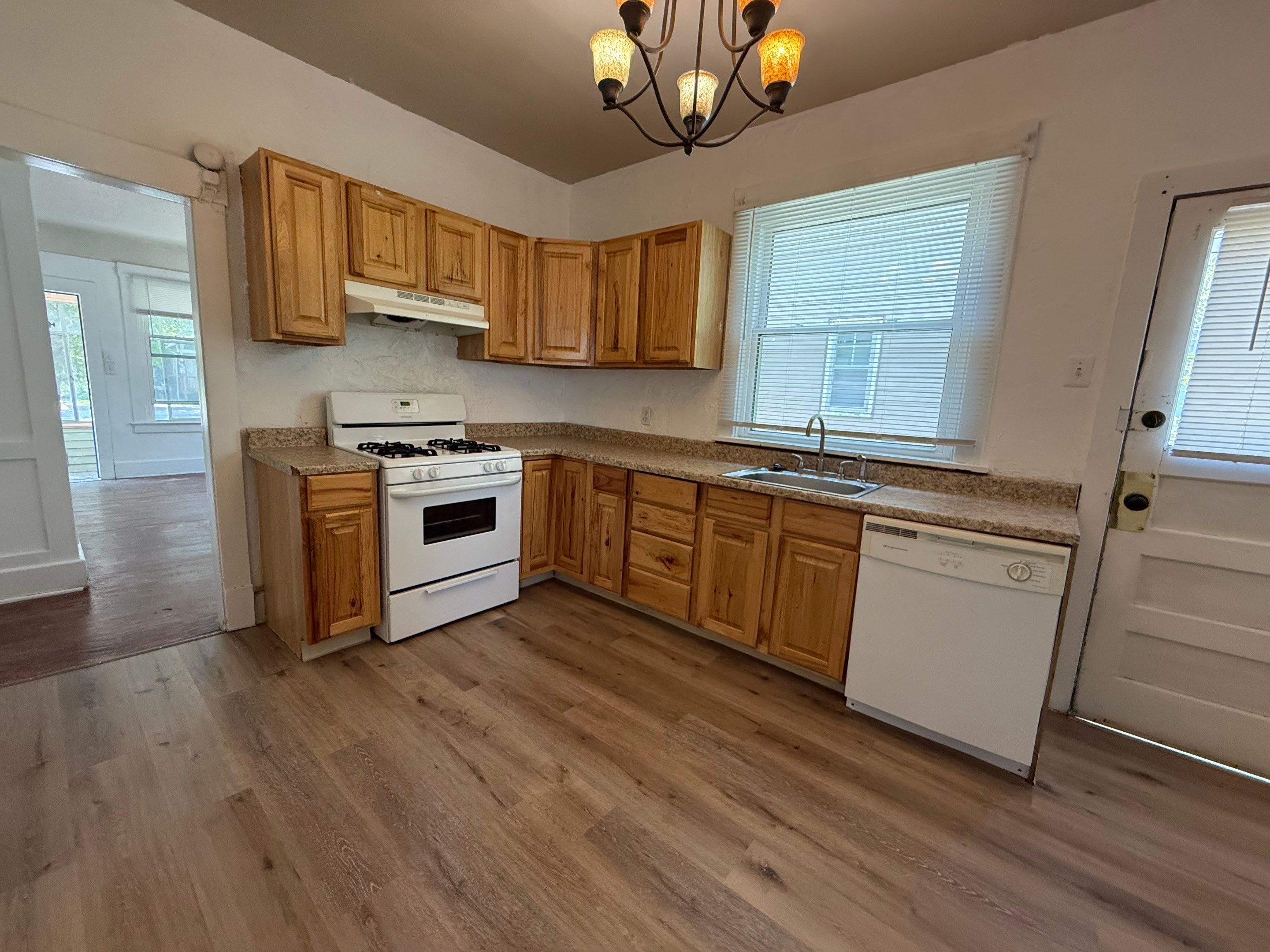 131 Broadwater Ave – photo 1