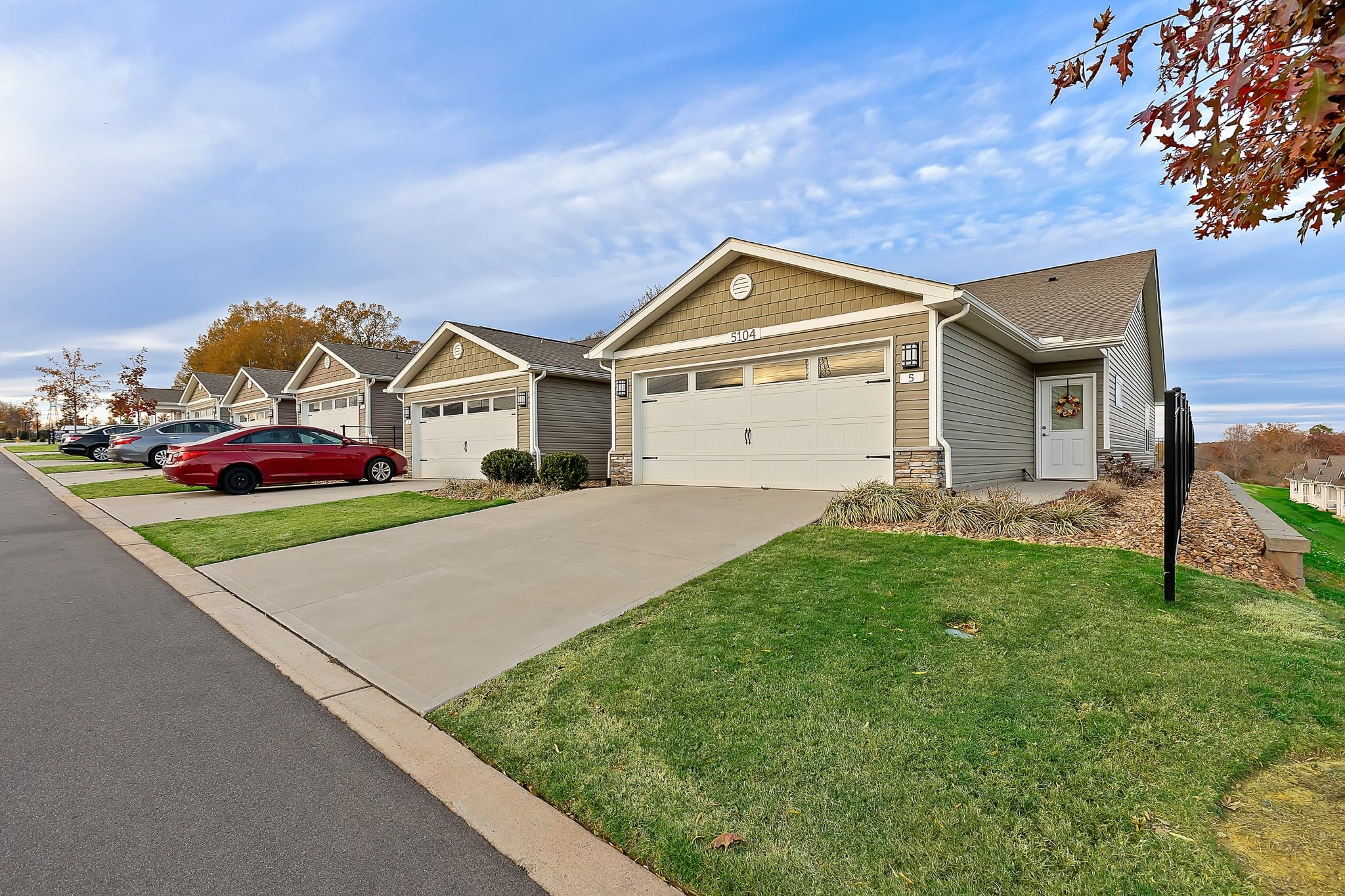 Redwood Charlotte Harris Houston Road – photo 1