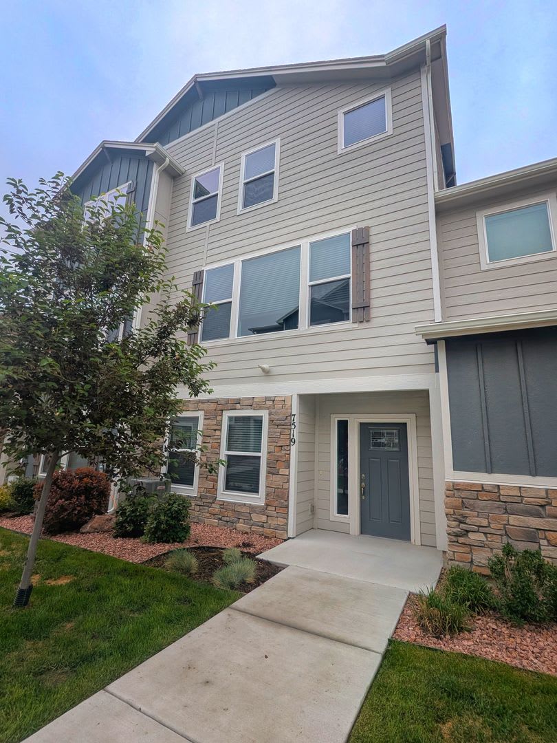 Three Bedroom Townhome – photo 1