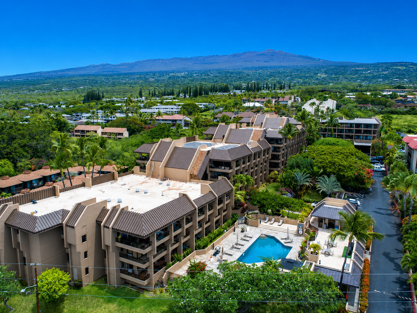 Fully Renovated 1-Bedroom, 2-Bathroom Condo in Kona Pacific – photo 1 of 9