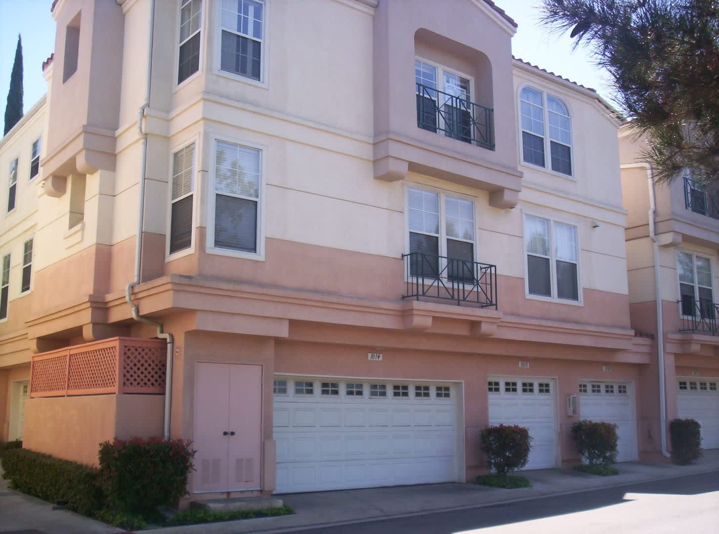 3 Bedroom 2 Bathroom Condo for Rent in Anaheim Hills! – photo 1