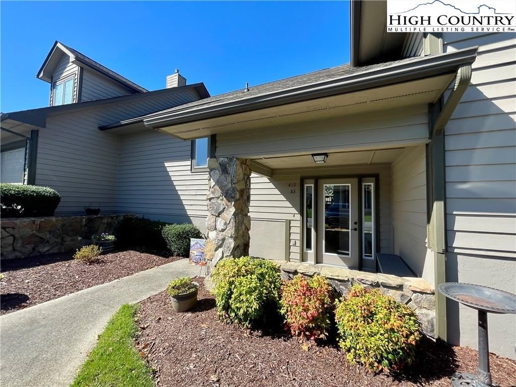 419 E Landing Drive – photo 1 of 16