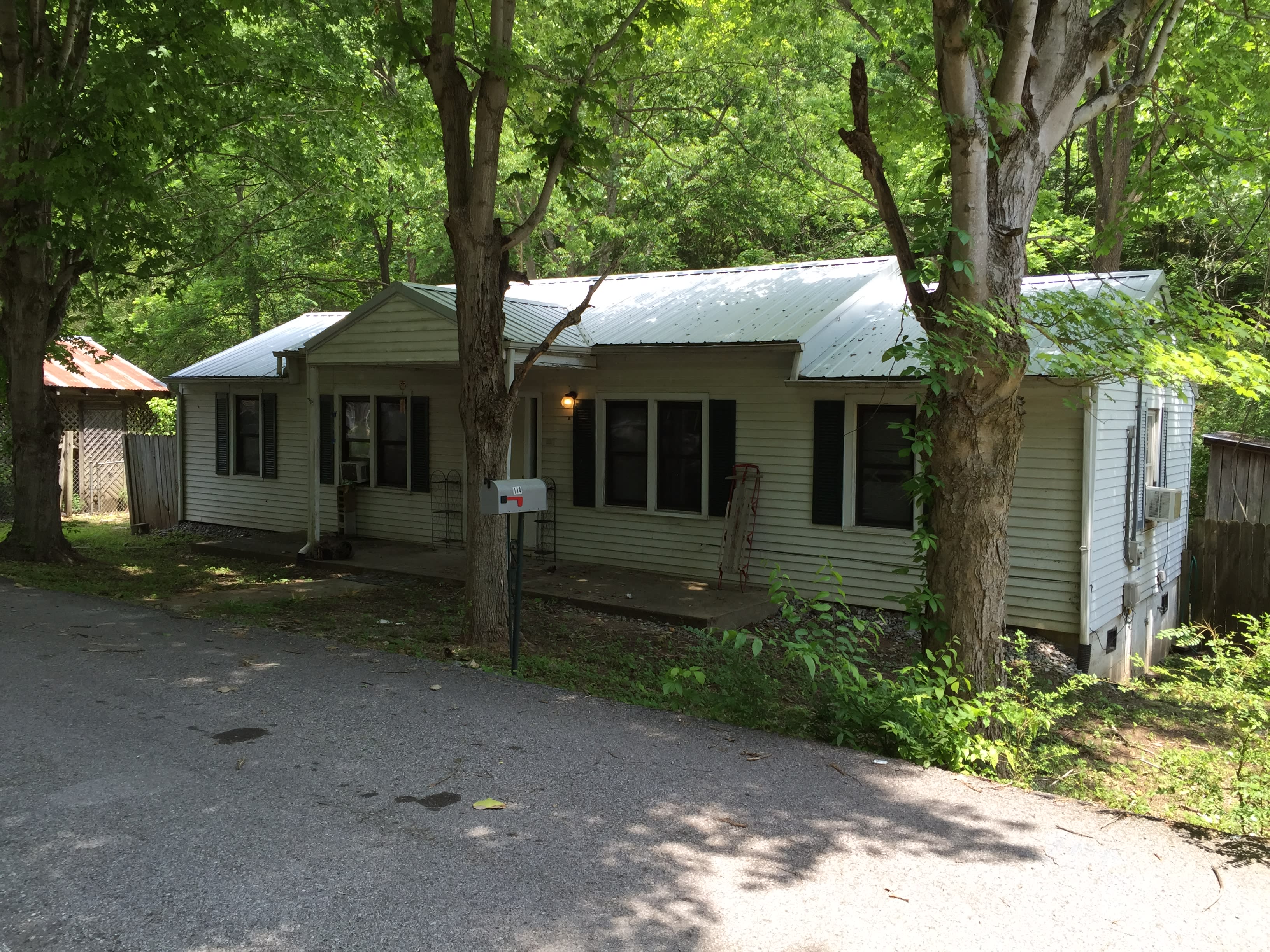114 Brookhollow Dr – photo 1 of 30