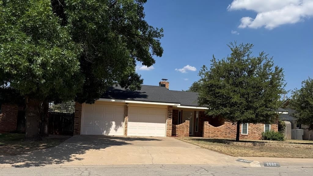 2602 Wydewood Dr – photo 1
