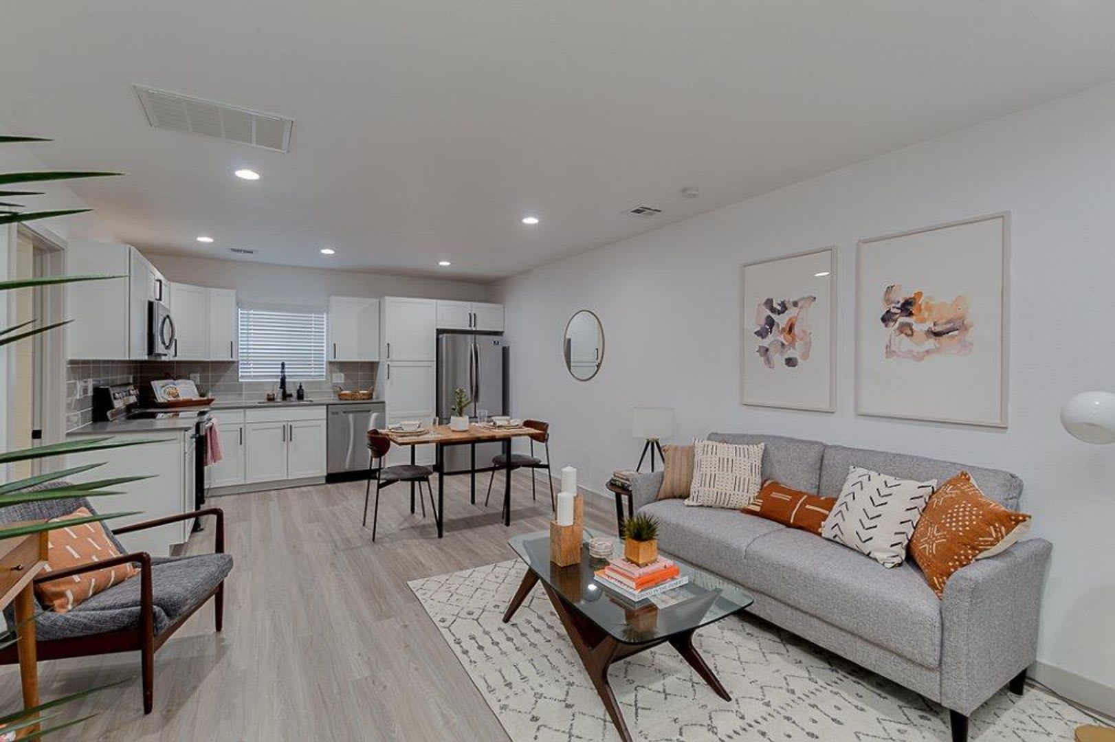 Gorgeous, Open Concept Two Bed Two Bath near Old Town Scottsdale! – photo 1