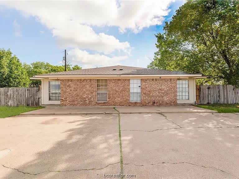 1824 San Antonio Street – photo 1