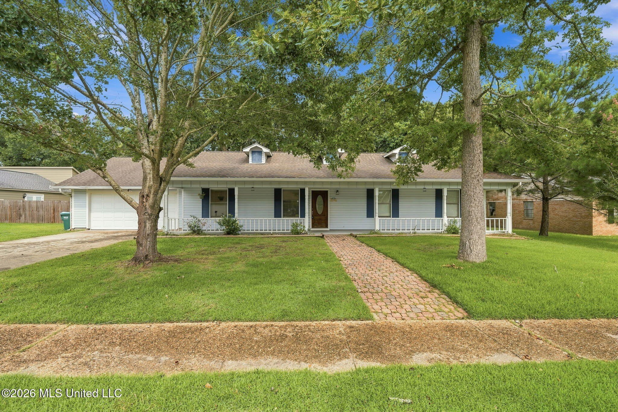 122 Booth Circle – photo 1