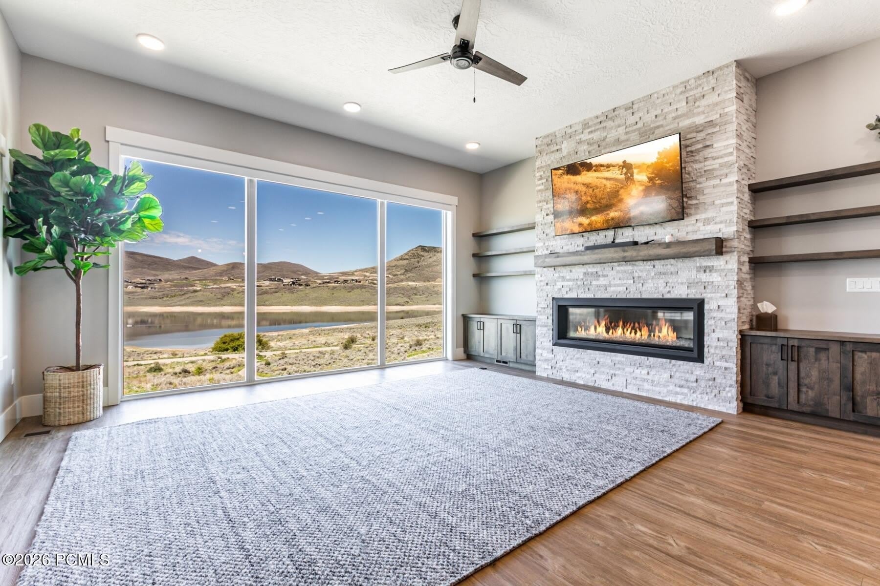 11477 N Vantage Lane – photo 1 of 32