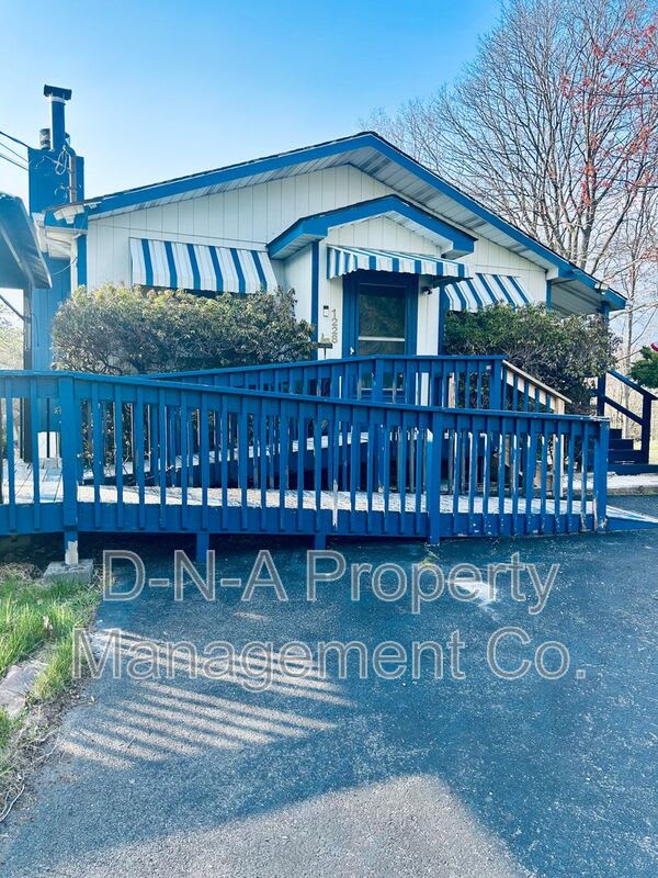 1228 Allegheny Dr – photo 1 of 18