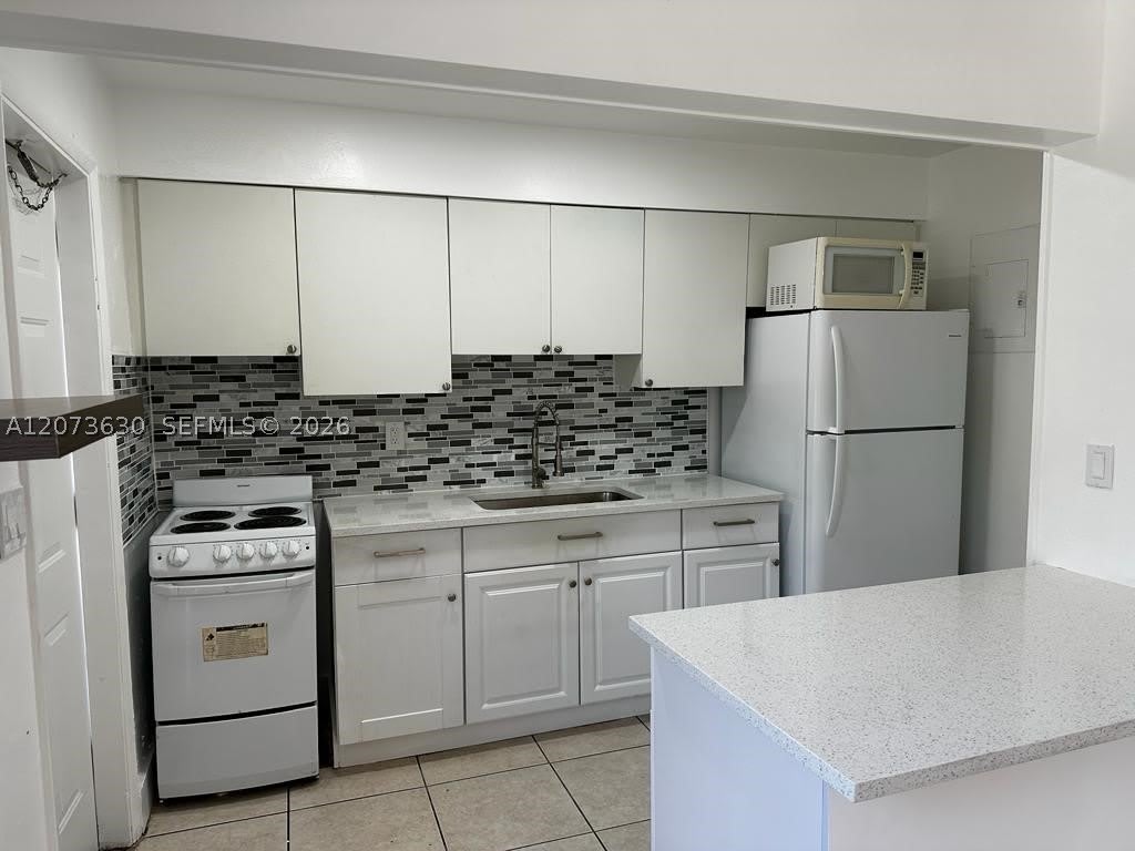 2115 N 17th Ct – photo 1