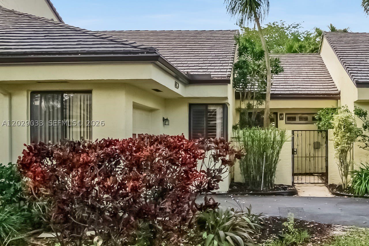 349 NW 94th Ter – photo 1 of 11