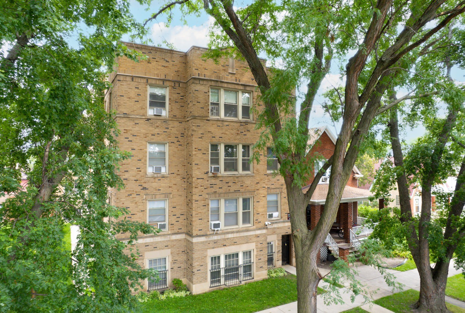 5544 W Leland Avenue – photo 1