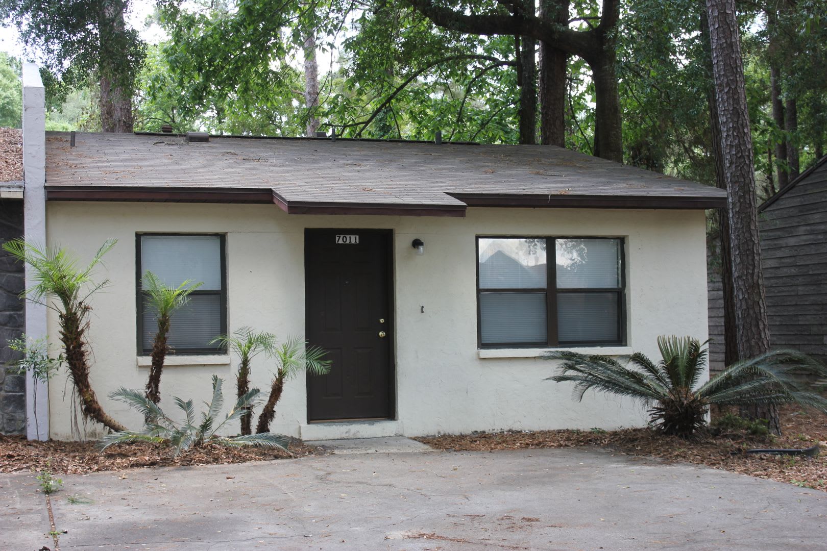 2 bedroom 1 Bathroom in Tower Oaks – photo 1