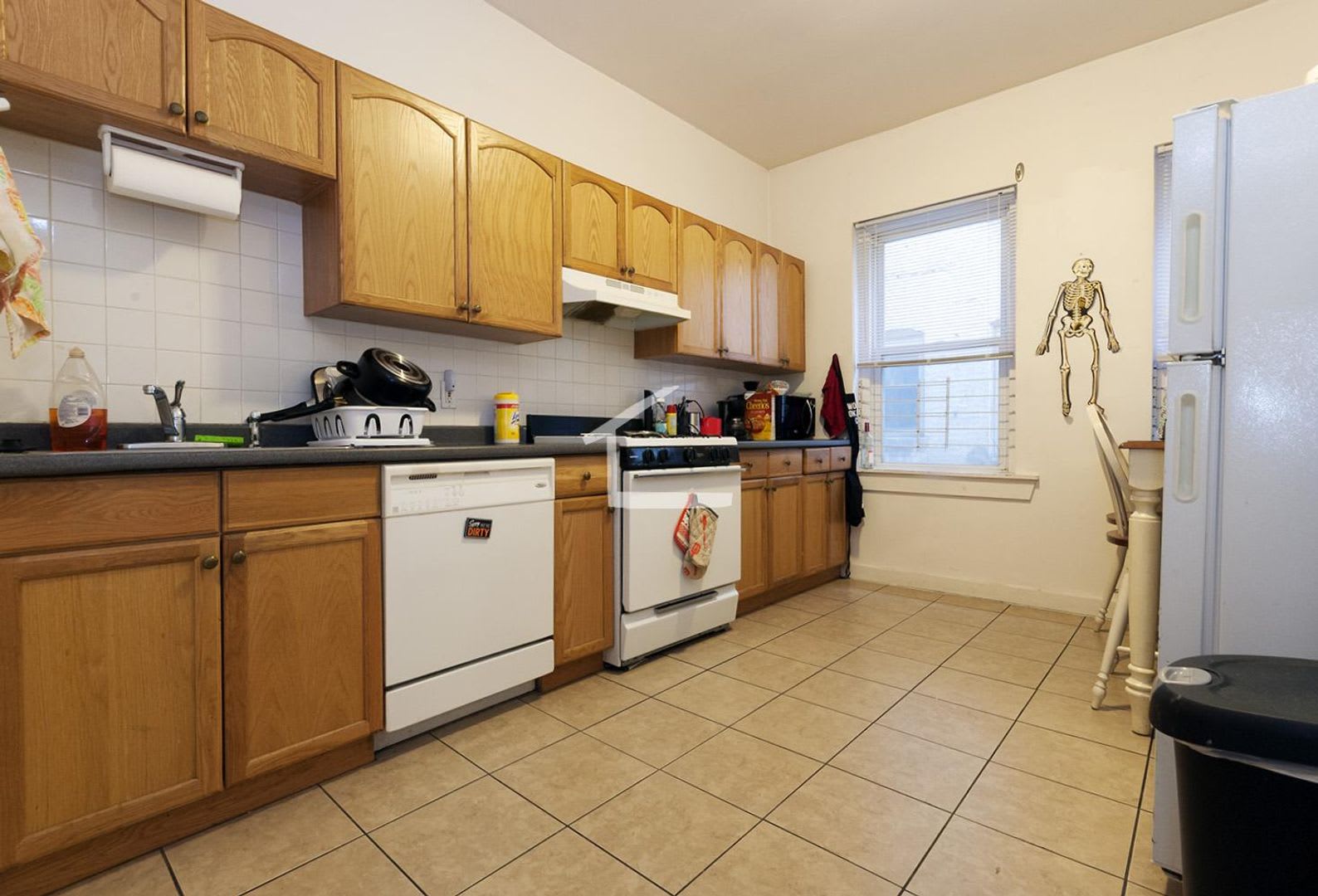Nice, inexpensive 3 bed for the upcoming school year! – photo 1