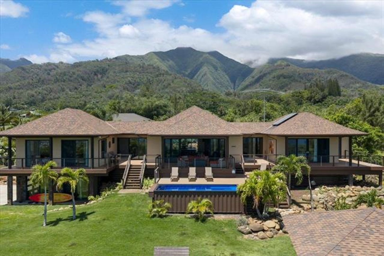 Magnificent Wailuku Country Estate – photo 1 of 32