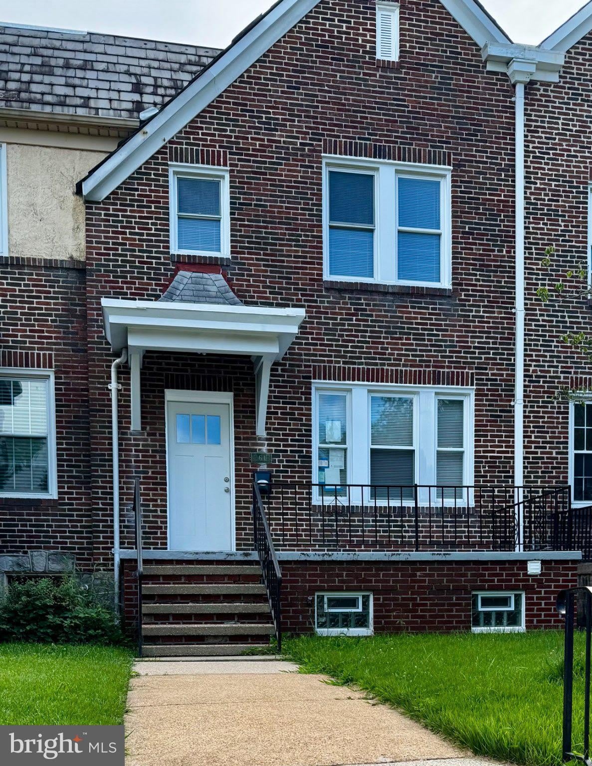 2613 CHESTERFIELD Avenue – photo 1