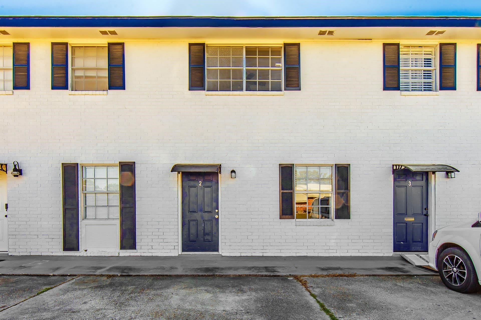 2121 Bayou Black Dr – photo 1 of 141