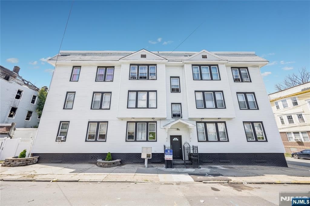 463 21st Street – photo 1