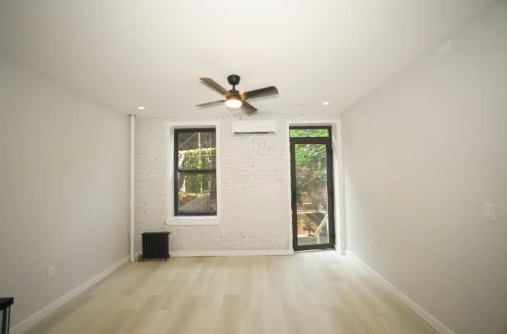 198 Stanton St – photo 1