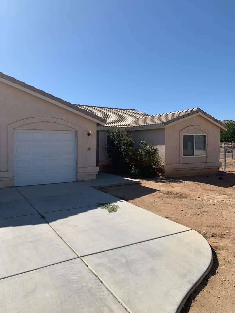 3 Bedroom Apple Valley Home – photo 1