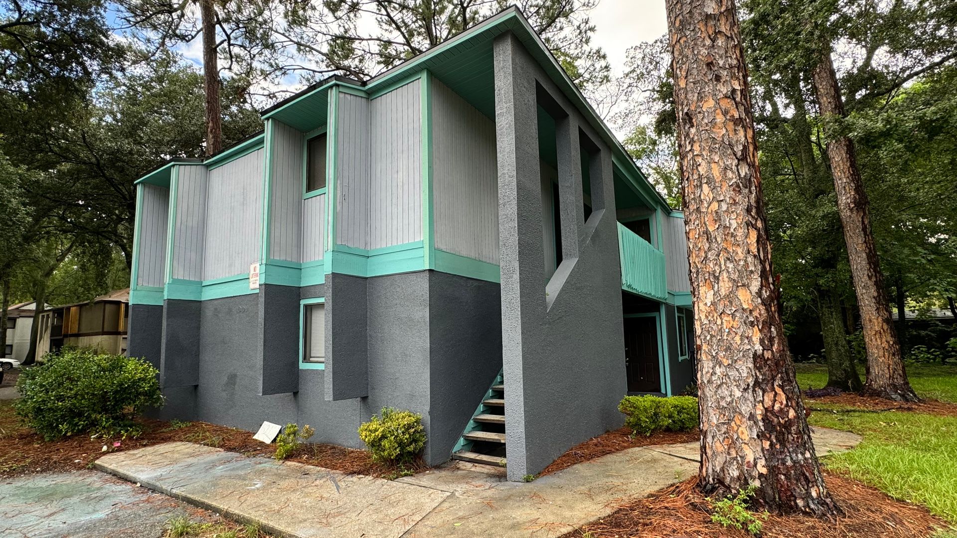 2 Bed/ 1 Bath Available Now on the Westside! – photo 1
