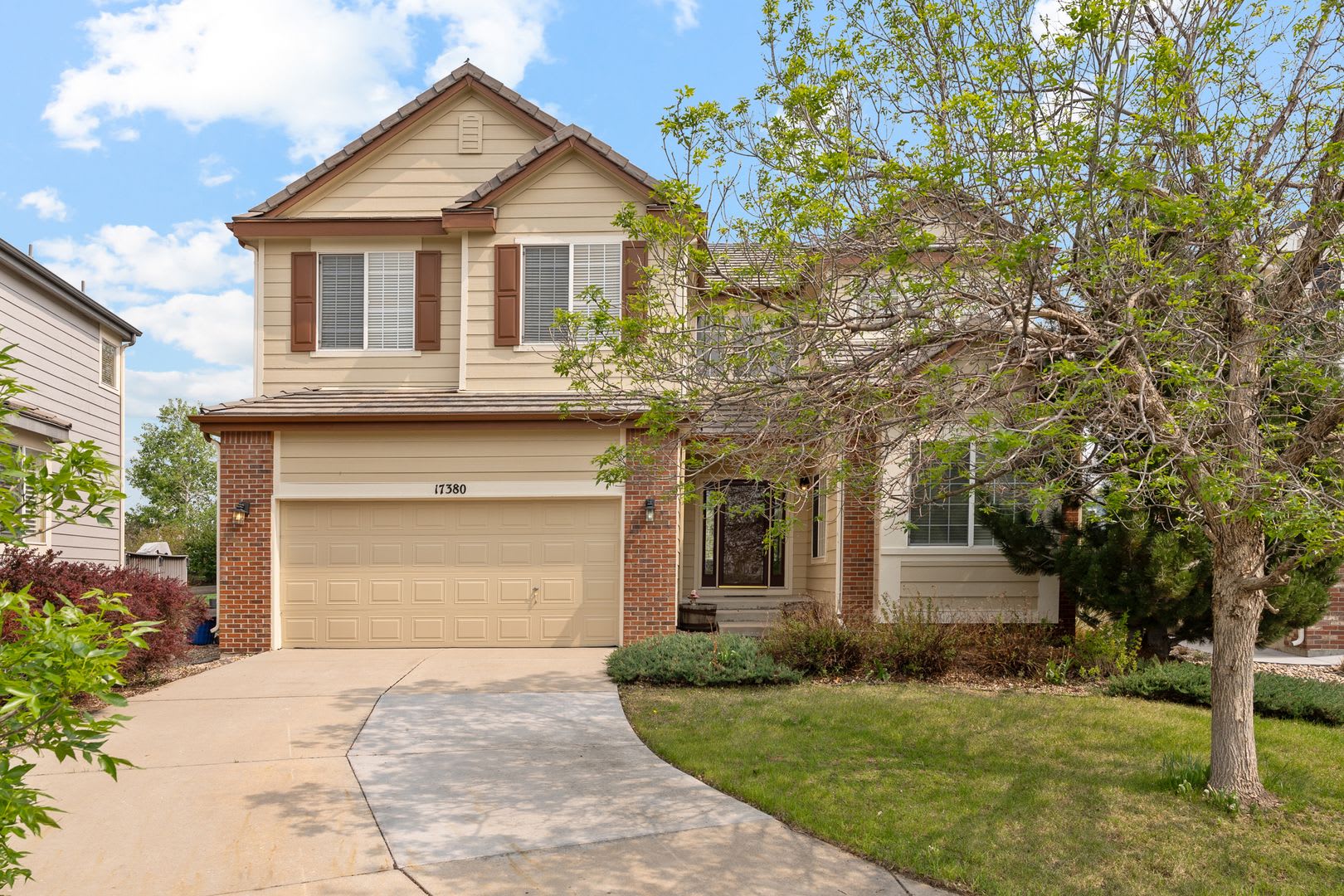 Fantastic 4 Bed with Office in The Farm – photo 1 of 26