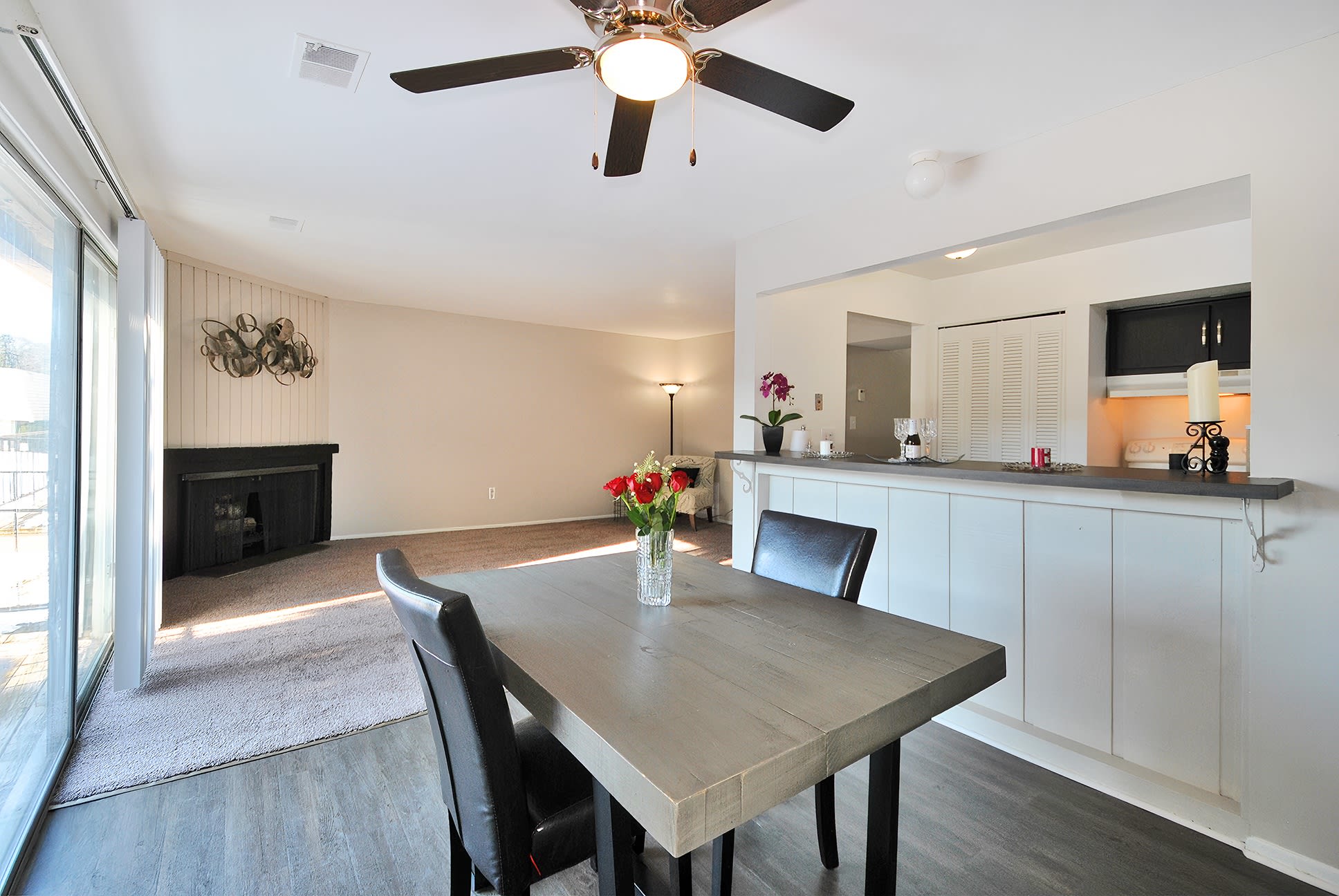 Woodcrest Apartments – photo 1 of 24