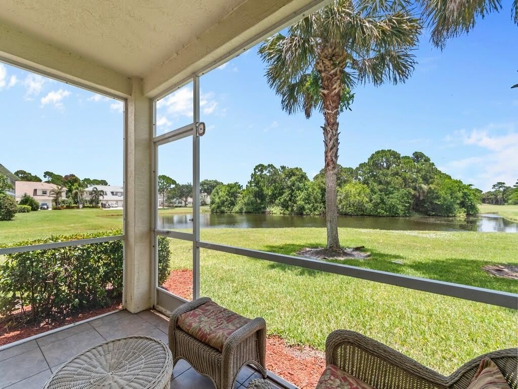 4210 GATOR TRACE AVENUE B – photo 1