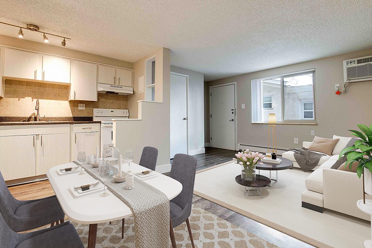 South Washington St Apts – photo 1