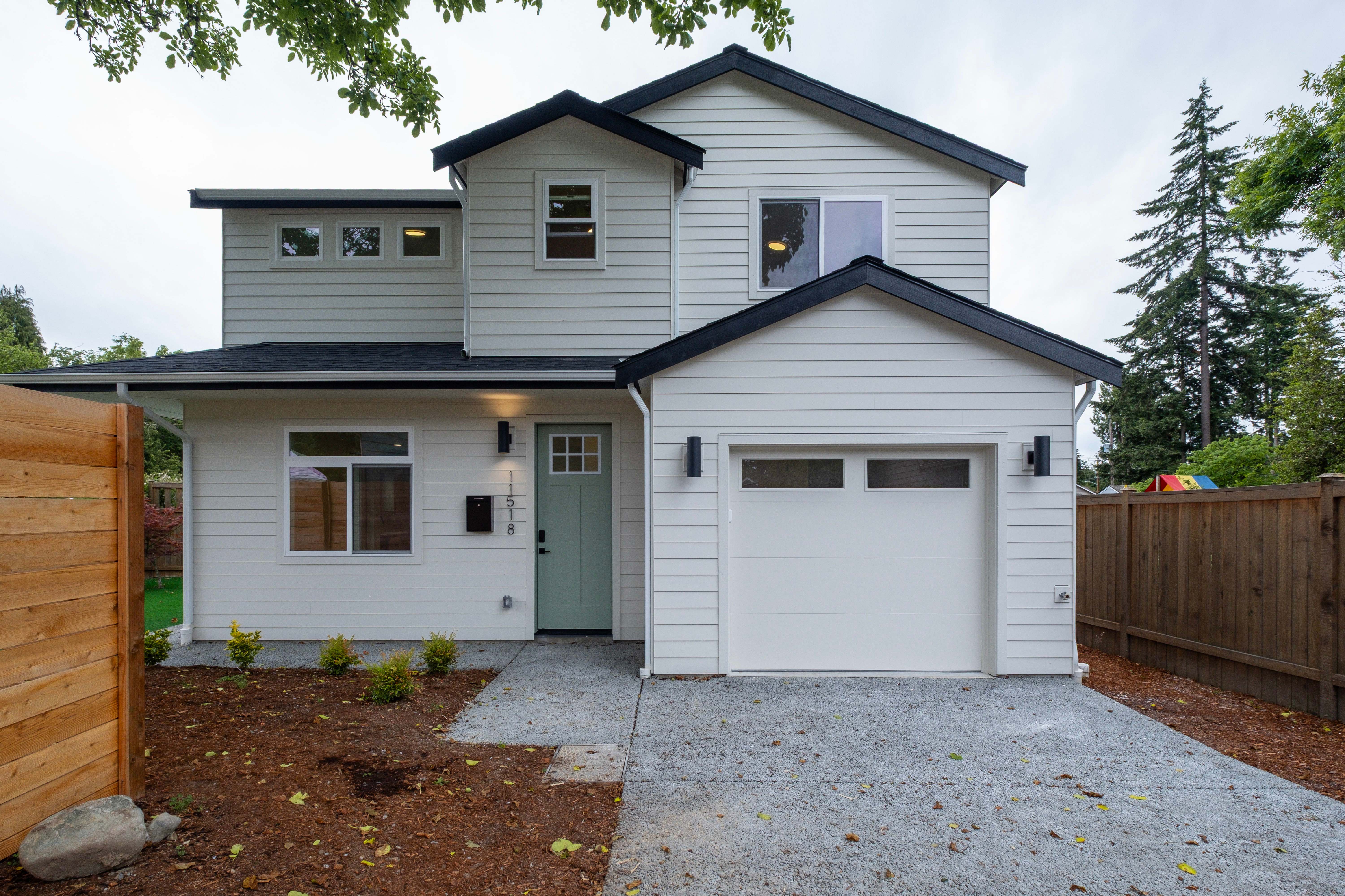 11518 16th Avenue Northeast – photo 1