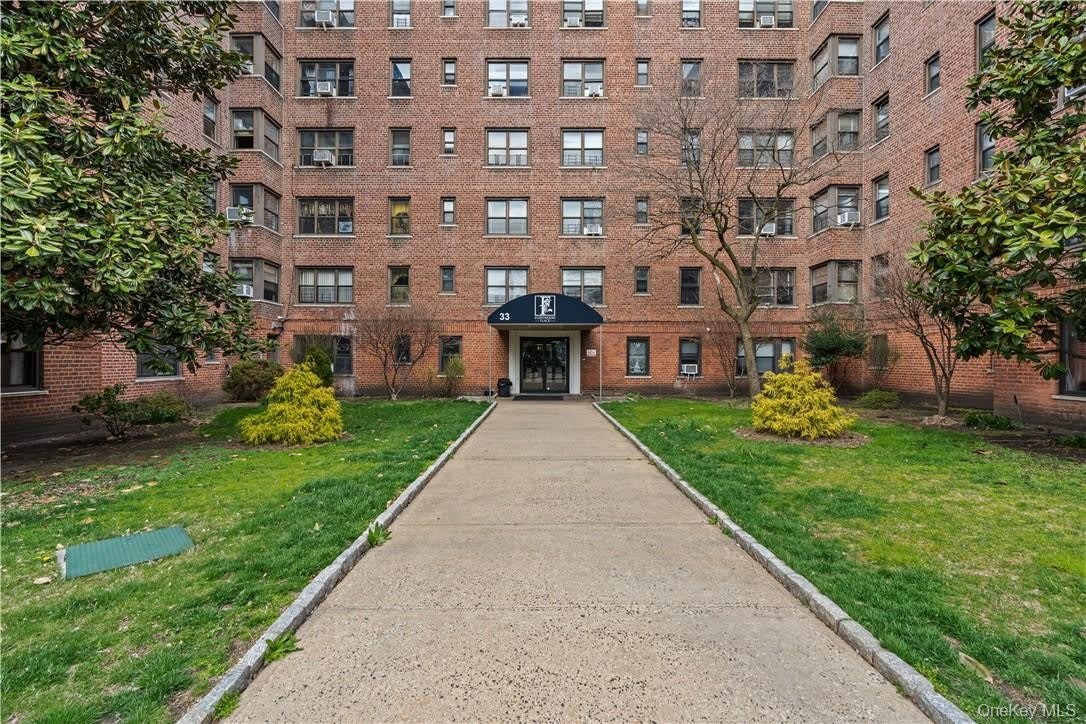 33 William Street – photo 1 of 18