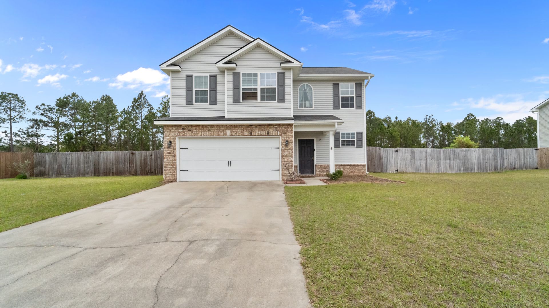 Spacious 3BR Home with Fenced Yard Near Ft. Stewart – photo 1 of 50