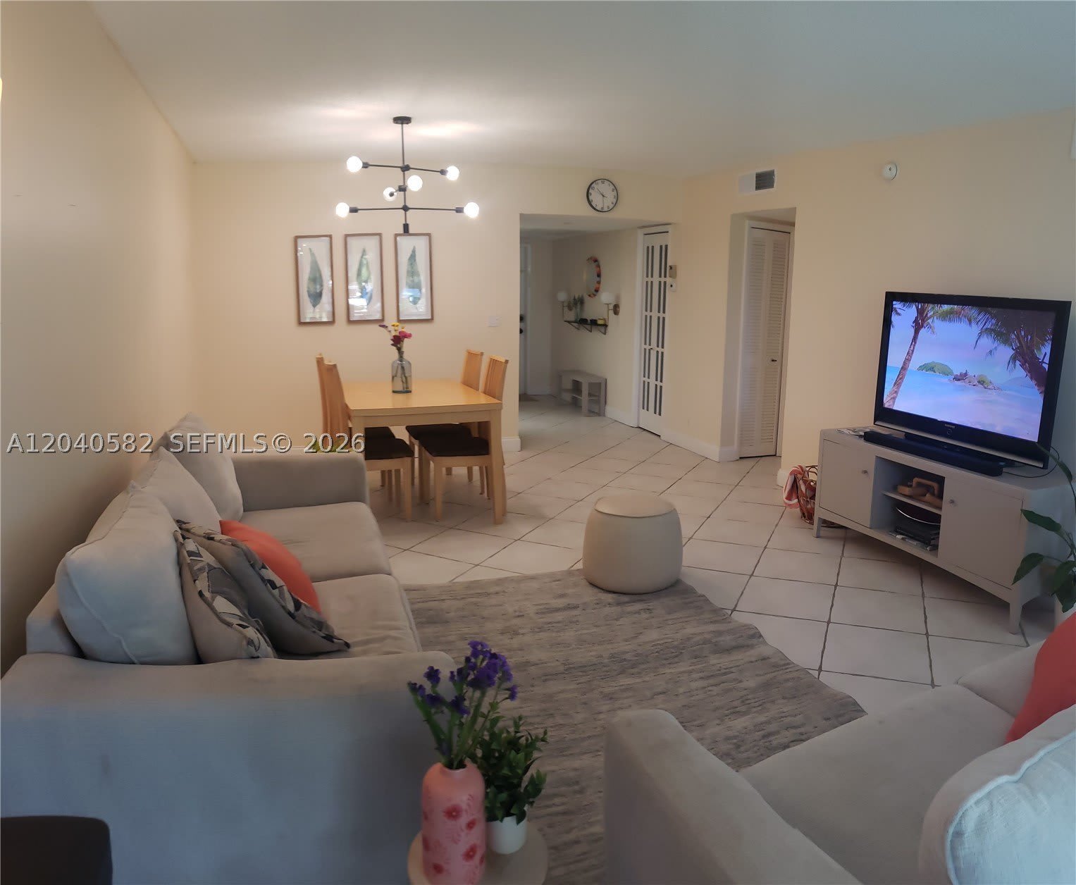 550 Oaks Ln – photo 1