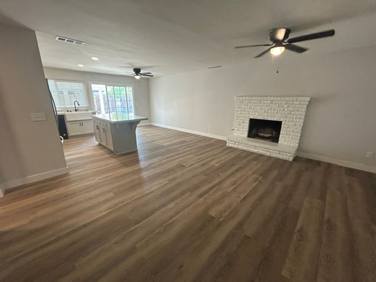 Newly remodeled 3 Bedroom 2 Bathroom in SW Visalia!! – photo 1