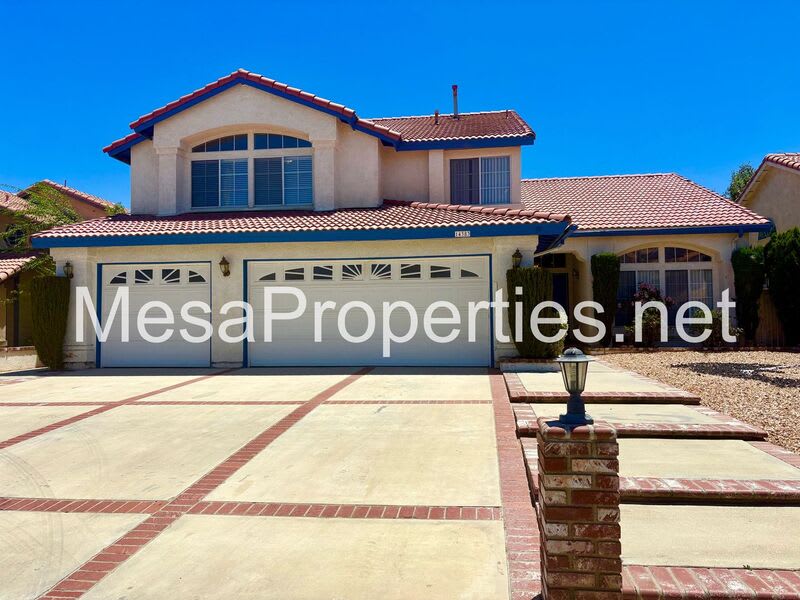 14383 La Crescenta Ave. – photo 1 of 40