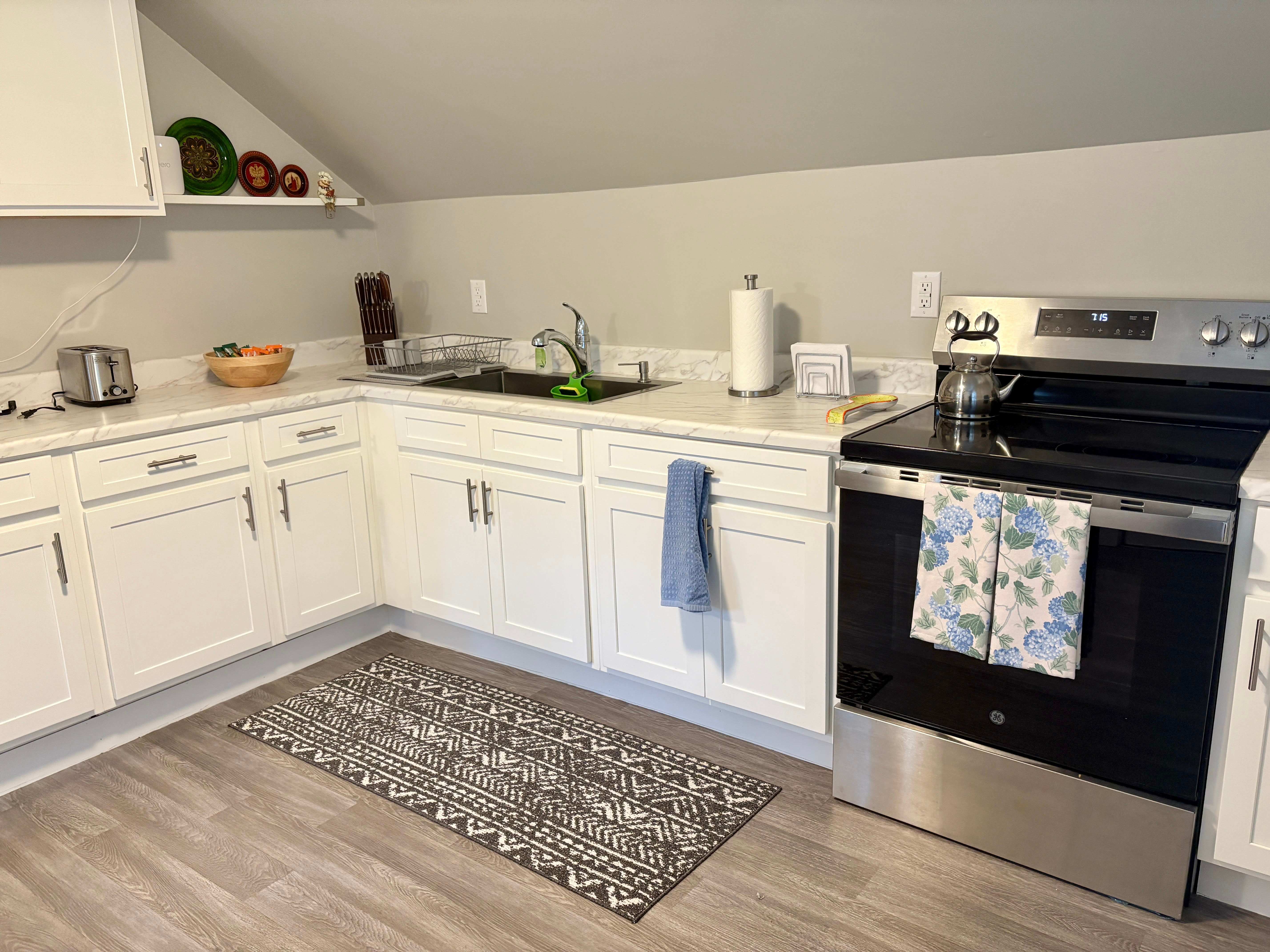 76 South Whittlesey Avenue – photo 1 of 15