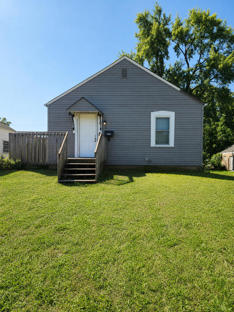 Refreshed 2 Bed, 1 Bath Home – photo 1
