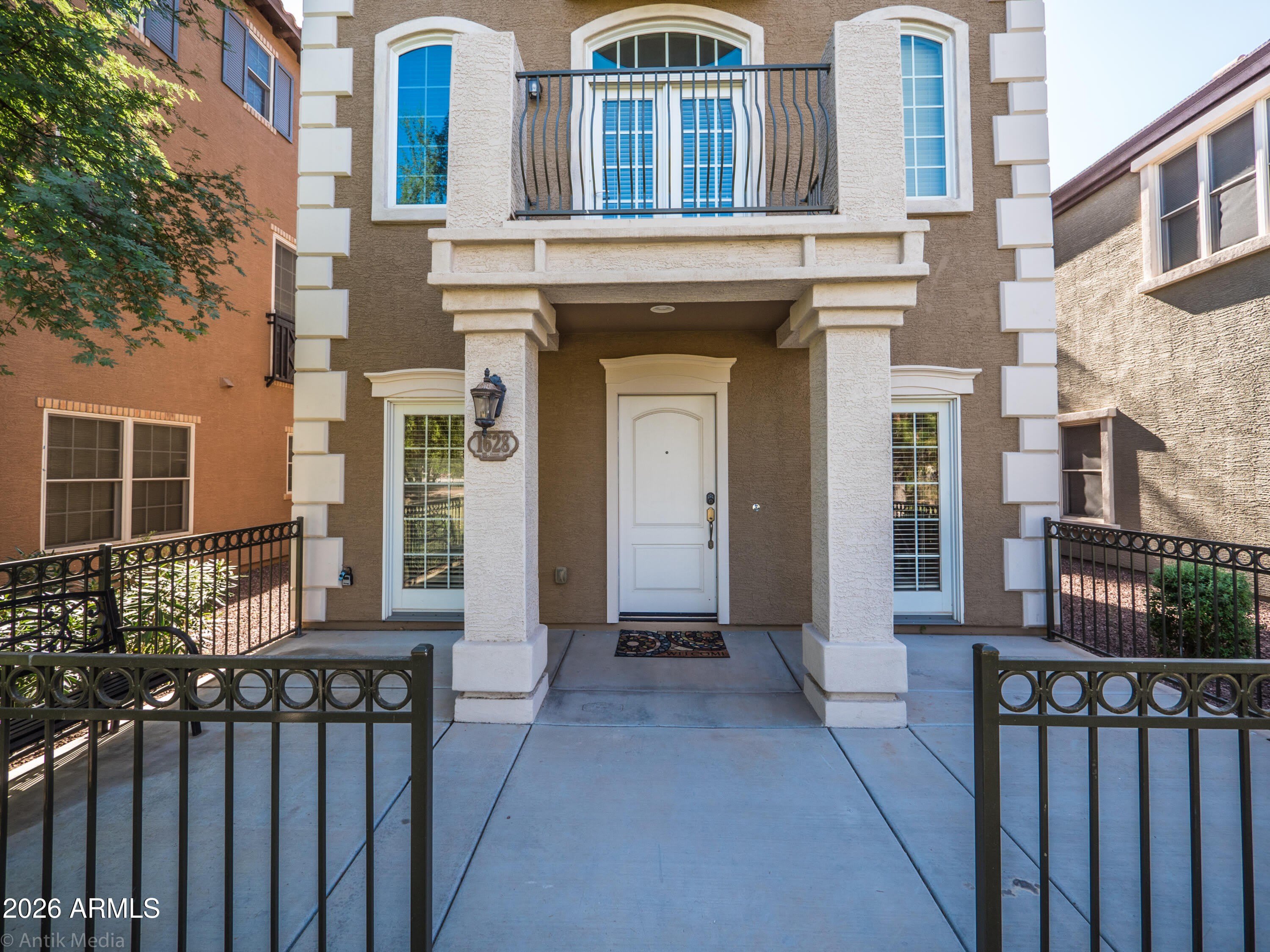 1628 E CANYON CREEK Drive – photo 1