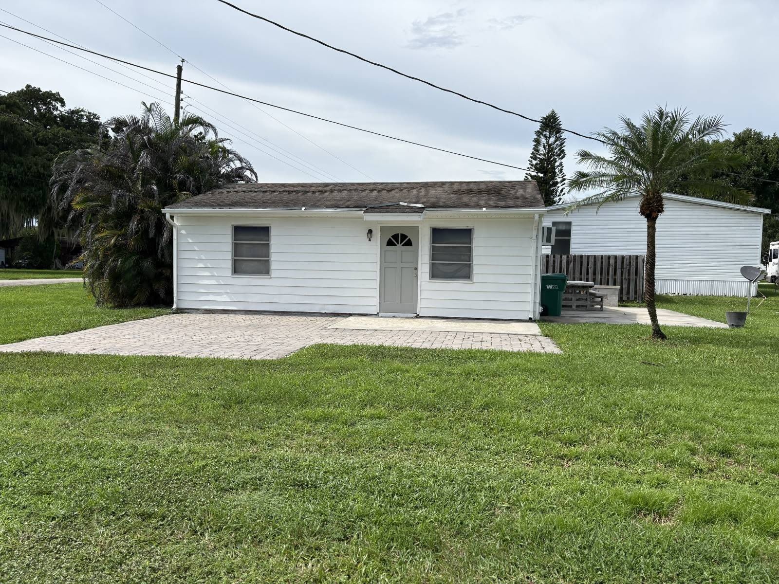 2912 Se 29Th Ter – photo 1 of 7