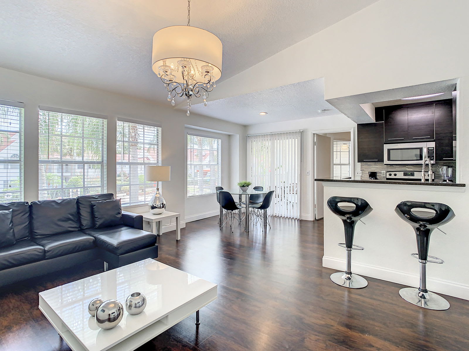 11532 Westwood Boulevard – photo 1