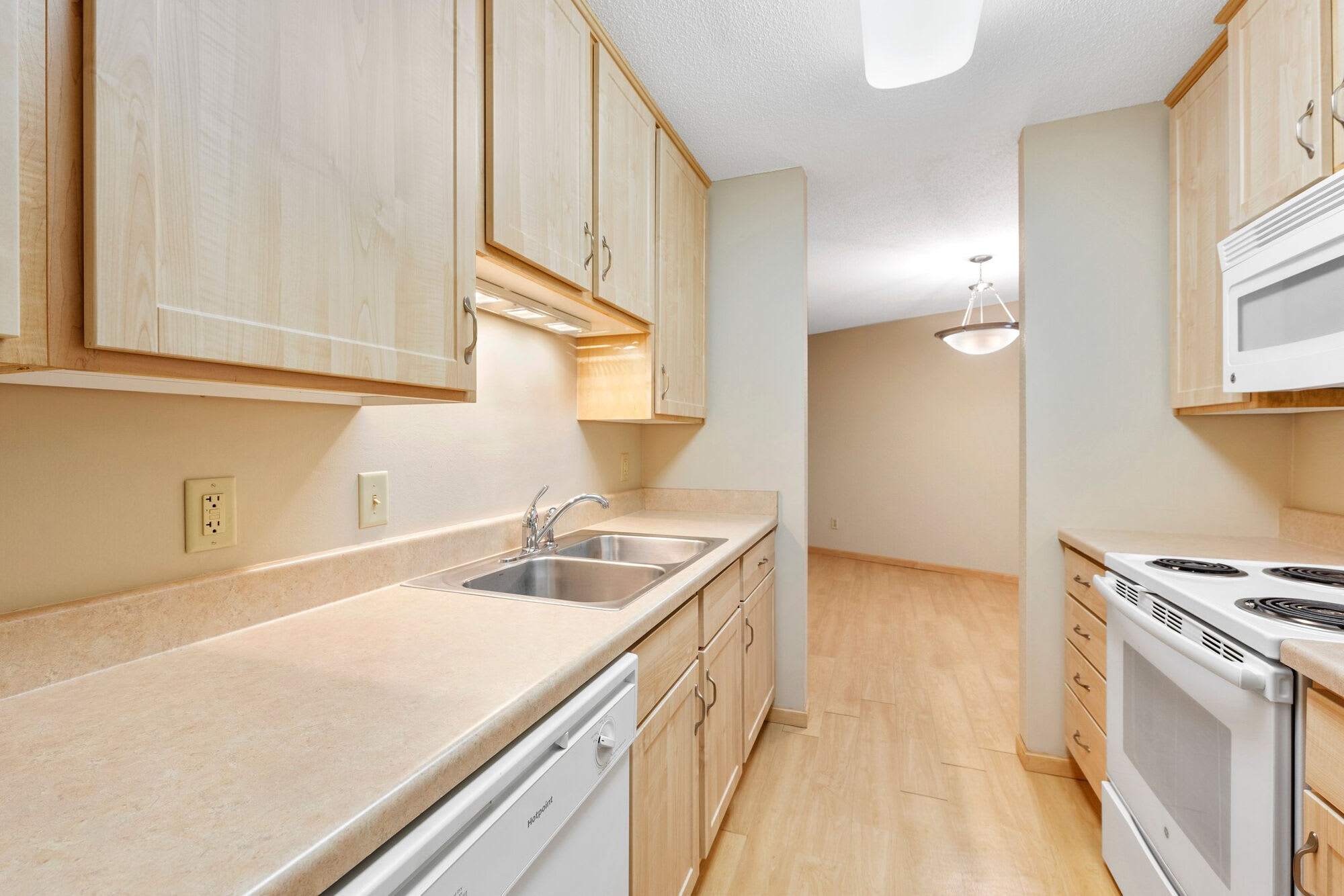 Forest Place Apartments – photo 1