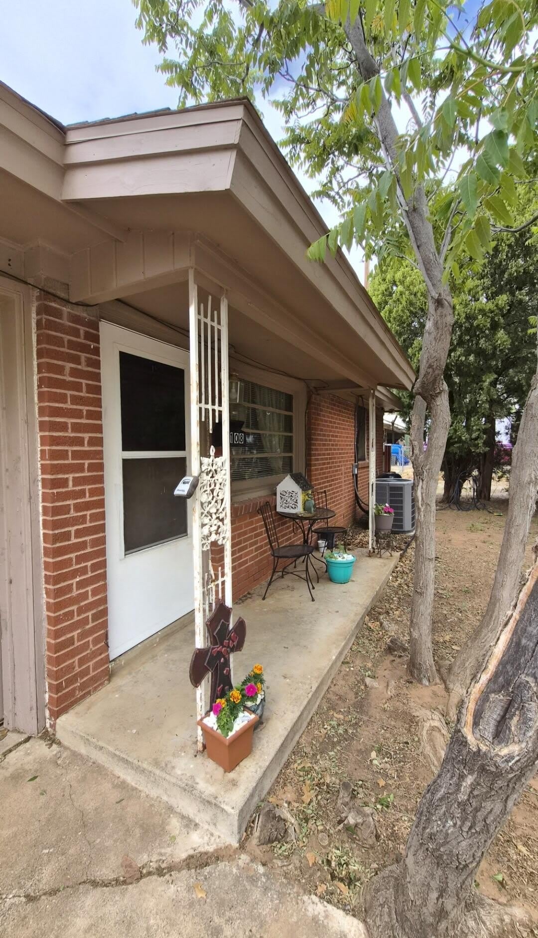 6108 Ave W – photo 1