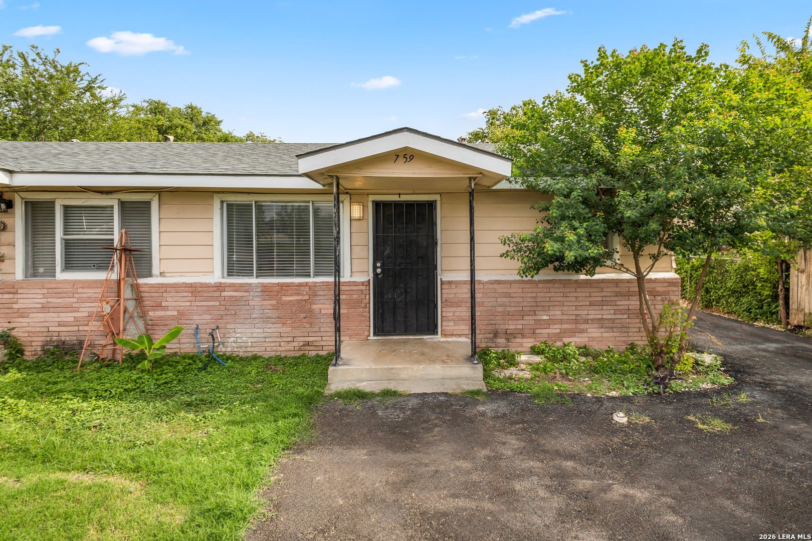 759 AVONDALE AVE – photo 1