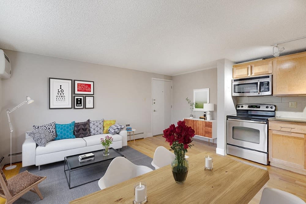 Lincoln Park Apartments – photo 1