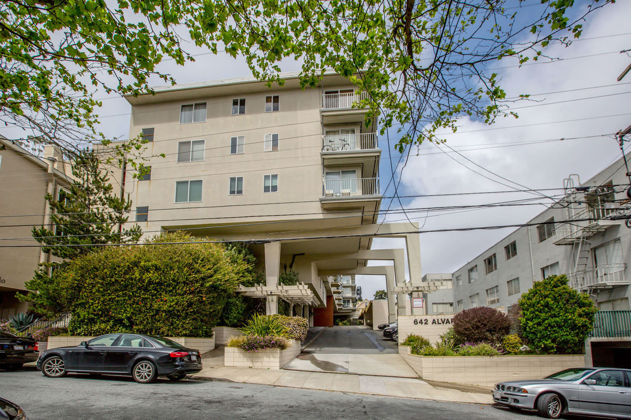 642 ALVARADO Apartments – photo 1