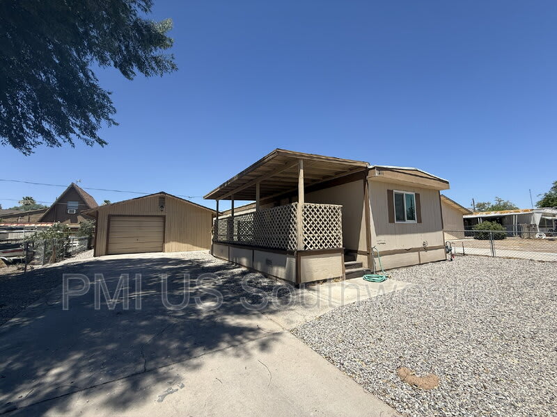 2111 Santa Cruz Ave – photo 1