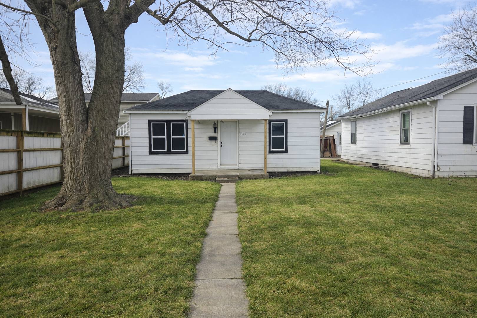 2 Bed 1 Bath In Quiet East Alton Neighborhood – photo 1
