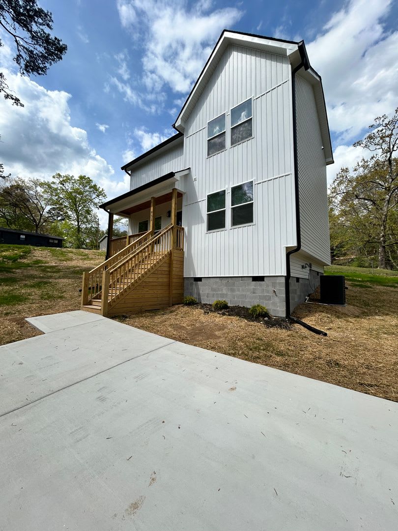 1/2 OFF 1ST FULL MONTHS RENT! BRAND NEW Charming 3 Beds, 2.5 Baths in Hixson! – photo 1