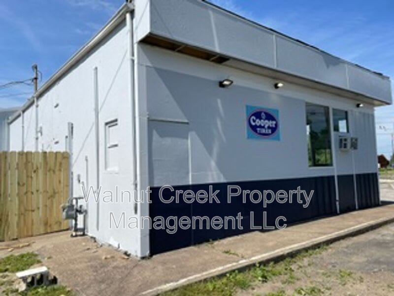 6015 Lake Ave – photo 1 of 23