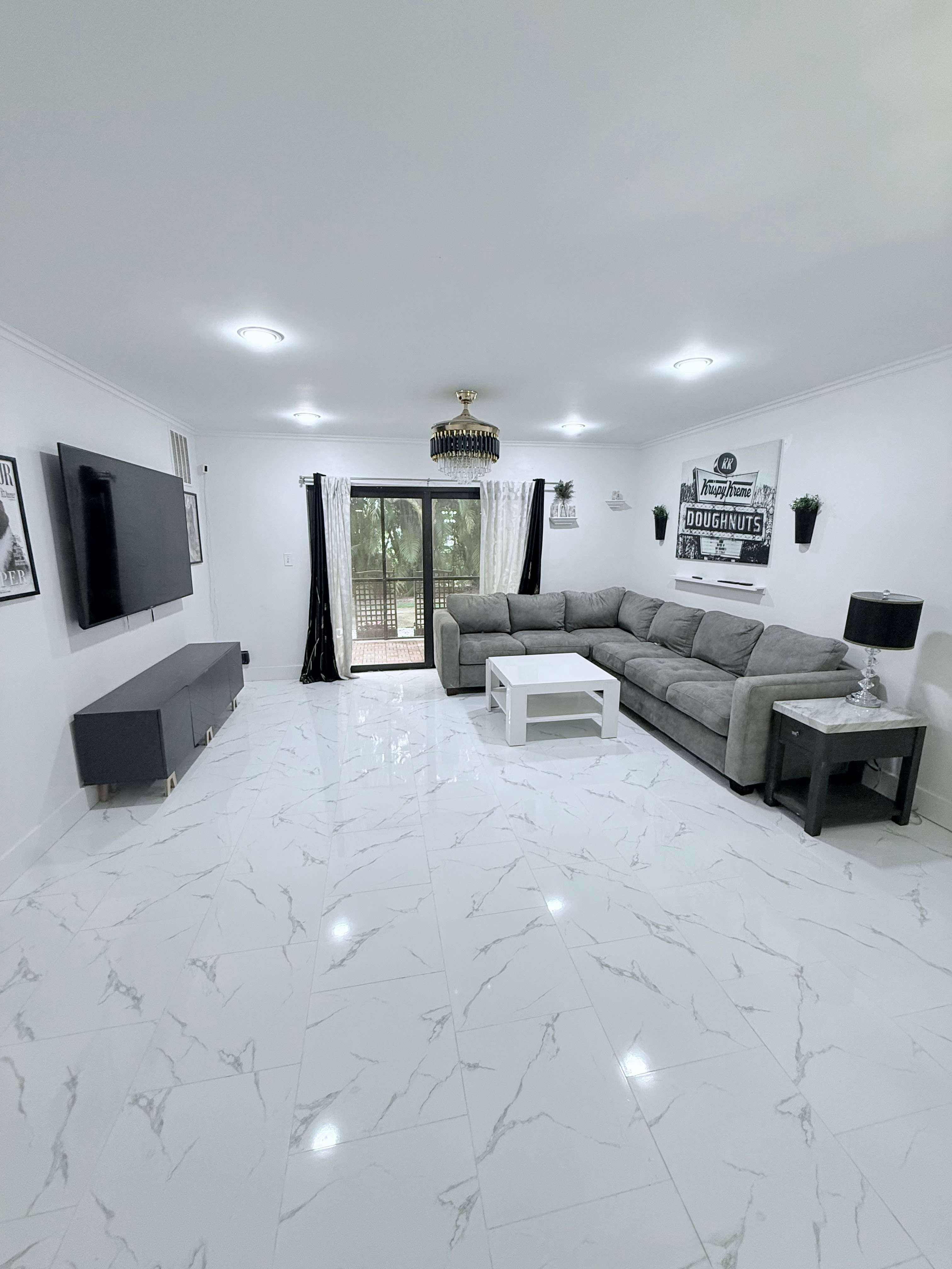 140 South Cypress Road – photo 1